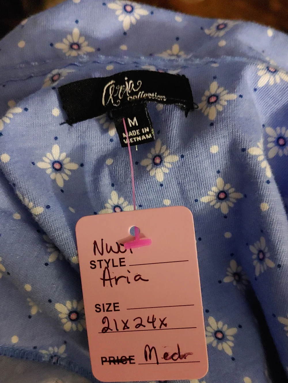 NWOT Feminine & Pretty Aria Medium Blue Floral Sleeveless pajama Set